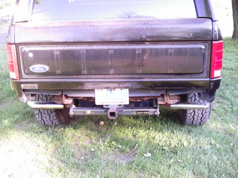 1983 Ford Bronco - no more bumper. no more aluminum panel on the tailgate.