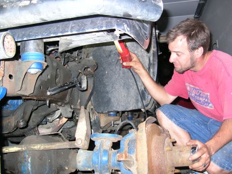 1985 Ford Bronco II - just slide the dana 44 under it for the first time