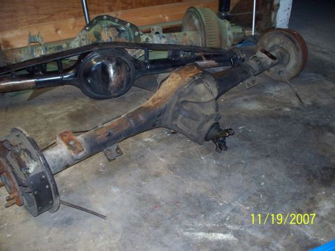 2007 Ford Ranger - Two rear axle assemblies are shown on a concrete floor, with a date stamp of 11/19/2007.