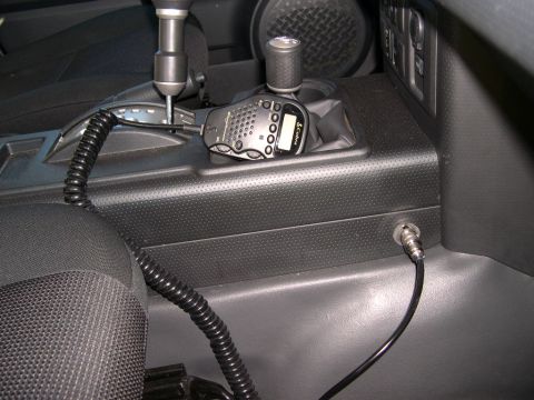 2007 Toyota FJ Cruiser - The typical Cobra 75 wx st setup