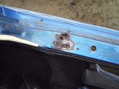 1978 Ford Bronco - Found a hole, doh!