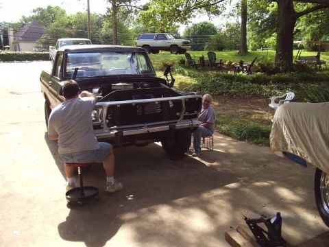1978 Ford Bronco - Me and my bro-in-law putting the ol boy back together, about 6 hours before leaving for Knoxville for the F100 Supernats.