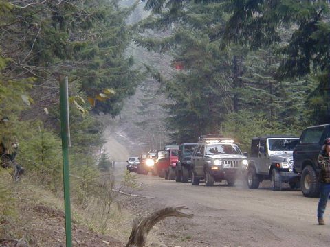 2005 Jeep Wrangler - I see John's pass dr open red jeep... And there's Bruce our tailgunner for this section in back. Great job Bruce.