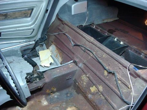 1975 Chevrolet Corvette - Carpet removal begins