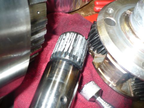1995 Ford Bronco - old planetary splines in hardened steel output shaft pic 2
