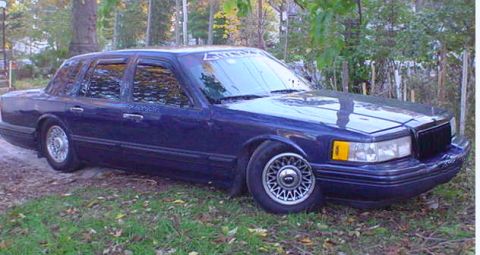 1994 Lincoln Town Car - lowered