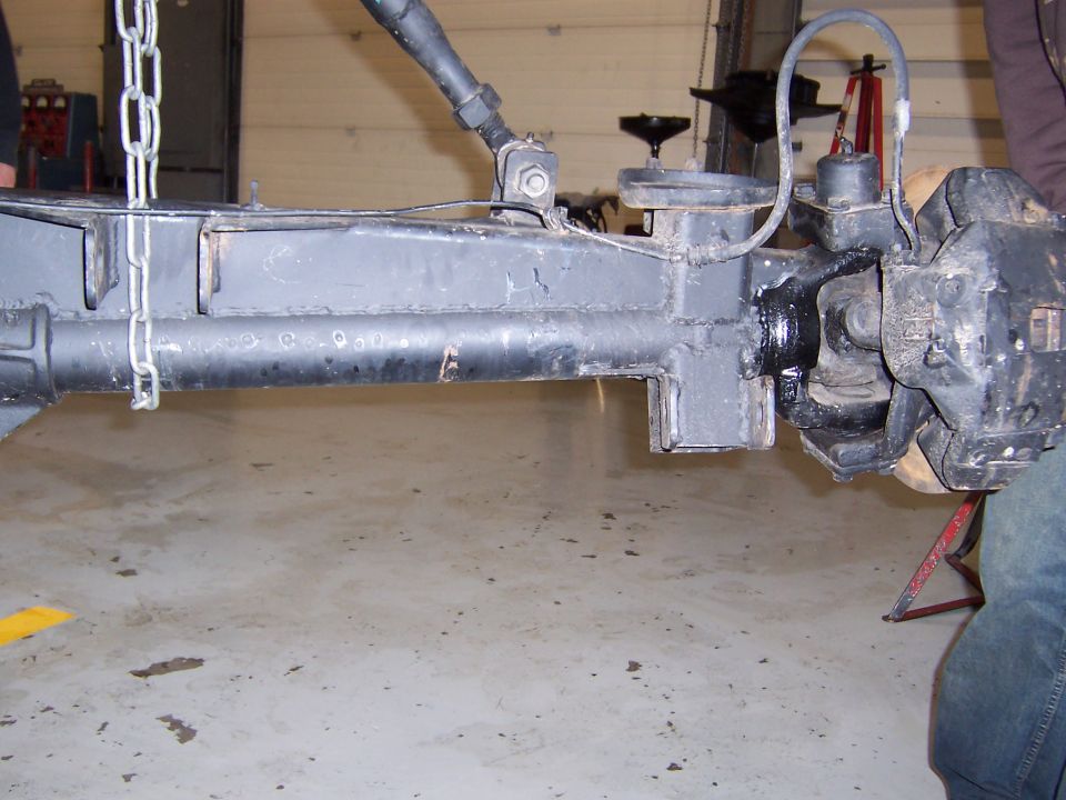 Dana 60 front axle assembly with chain hoist