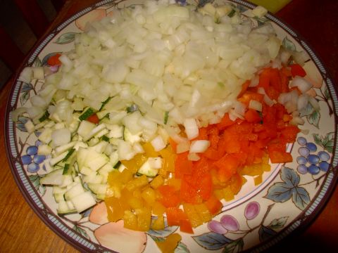 1986 Ford Bronco - While the beef and sausages were cooking, I was dicing zuccini, cooking onions, two kinds of peppers and some celery (whatever was in stock…