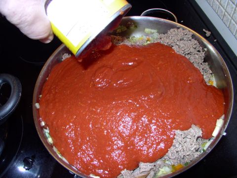 1986 Ford Bronco - Dump in two cans of anybodies spagetti sauce (anyone but Hunts, they $uck). You'll have added enough of everything else that "their sauce"…