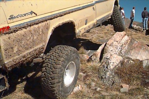 1994 Ford Bronco - old 35's near redcone