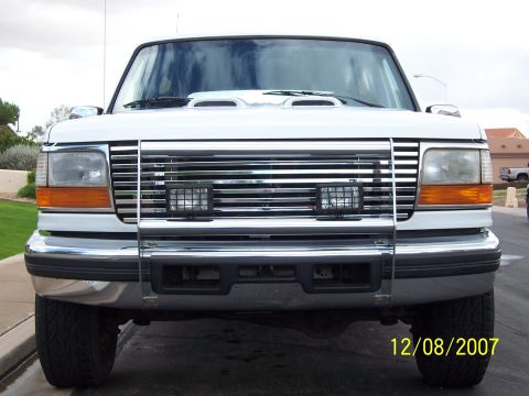 1996 Ford Bronco - This 1996 Ford Bronco features a prominent chrome grille and a heavy-duty grille guard.