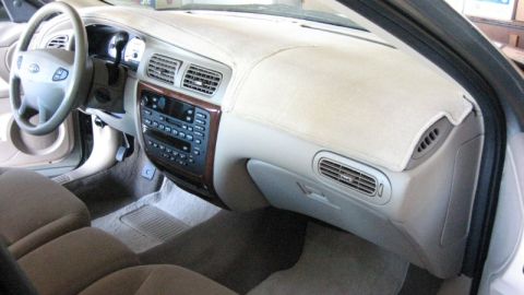 2003 Ford Taurus - A different angle of the dash mat.
