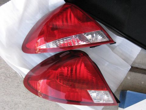 2003 Ford Taurus - I just like the '04-'07 lights better because the clear part extends towards the edge.