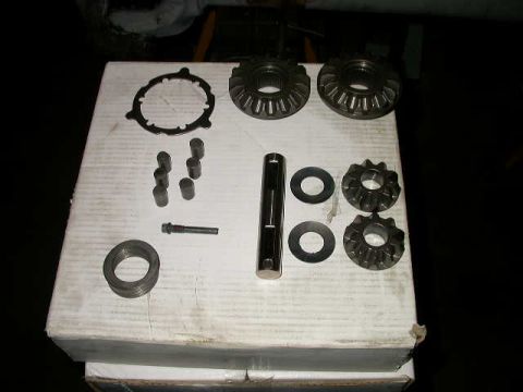 1990 Ford Bronco - E-locker rebuild kit. Contains engagement pins, pin retainer, side gears, spiders, cross pin, cross pin retainer bolt, side gear washers an…