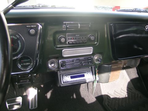 1996 Ford Bronco - I always lost respect for those who hacked up their dash to install tunes.