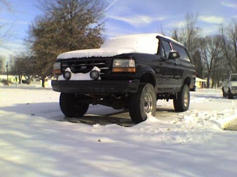1995 Ford Bronco - snow day