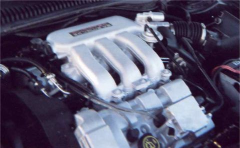 1999 Mercury Sable - Close up of the silver intake manifold. Looks so much better than the 2000+ black plastic manifold.