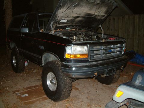 1992 Ford Bronco - 12/12/07 Working on getting it rolling still.