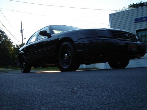 1999 Ford Crown Victoria - The color changes in different light...looks black here