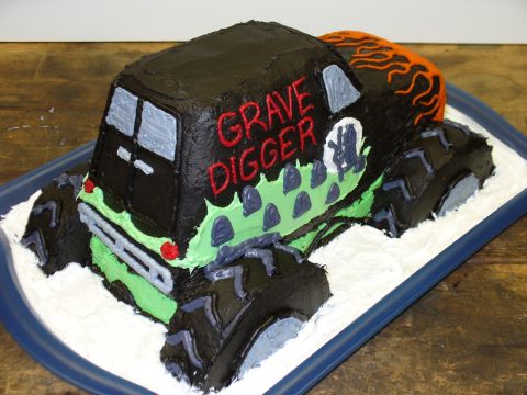 1978 Ford Bronco - This cake is decorated to resemble the Grave Digger monster truck.