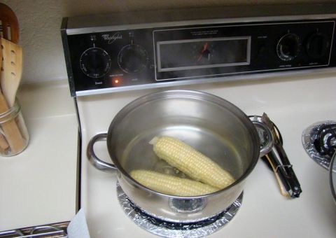 1989 Ford Bronco - Boiling corn on a vintage Whirlpool stove.