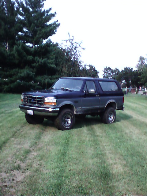 1992 Ford Bronco - my daily driver 5.0 bfg 33's