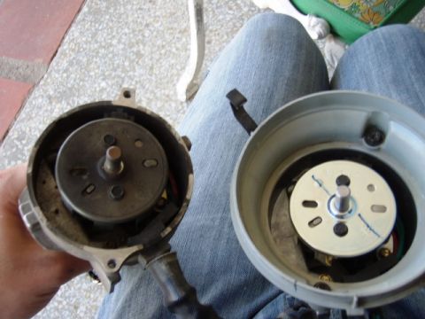 1995 Ford F-150 - New distributor vs. Old distributor (damaged)
