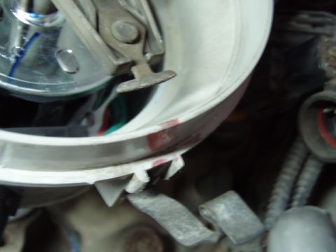 1995 Ford F-150 - Mark at the top down, to mark the position of the rotor, before removing the distributor and mount the new distributor in the same position…