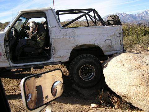 1990 Ford Bronco - Flourman Droppin' it on the rock