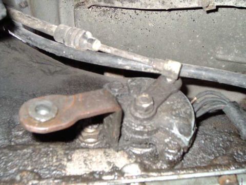 1988 Ford Bronco - transmission mounting bracket for C6
