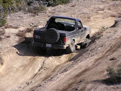 1990 Ford Bronco - Canuckinabronco Flexing Big time in Rutted hill climb :thumbsup