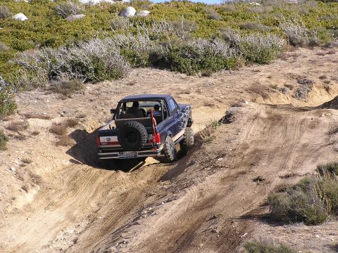 1990 Ford Bronco - PastaBronco Climbin' and Flexing