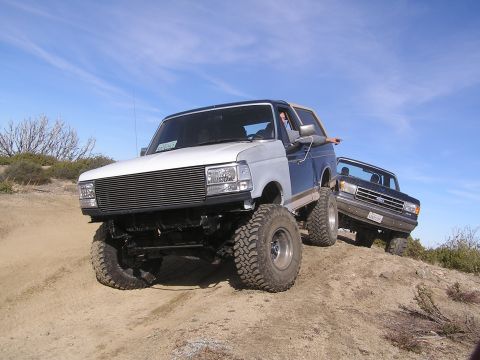 1990 Ford Bronco - Broncovict & Pasta