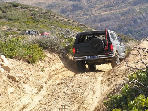 1990 Ford Bronco - down hill