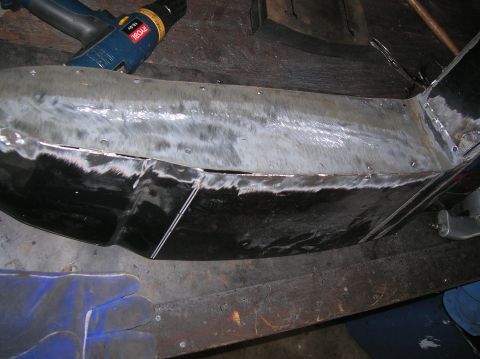 1985 Ford Bronco - welding in the front panel.