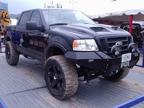 1995 Ford F-150 - Venezuela off road and adventure Festival 2006, stand viper accessories (accviper.com)