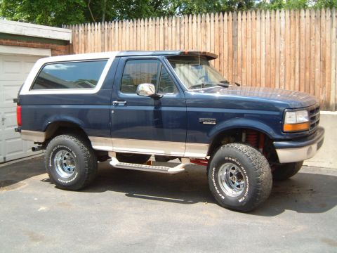 1992 Ford Bronco - mmmm....35"s....bought'em used courtesy of Ox