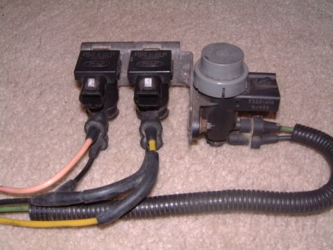 1992 Ford Bronco - i'm pretty sure the green one goes to the EGR but not a clue about the yellow and pink