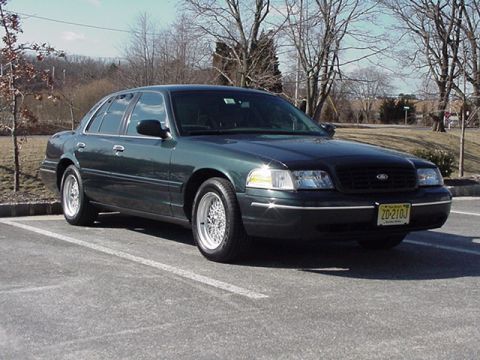 1999 Ford Crown Victoria photo
