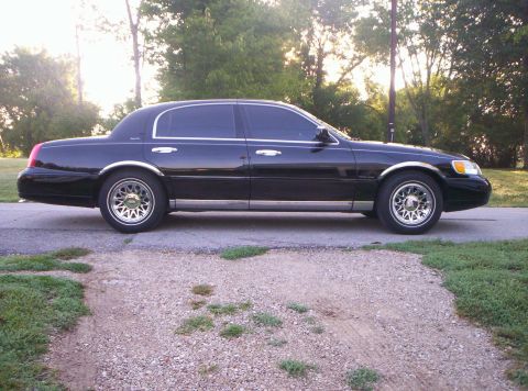 1998 Lincoln Town Car photo