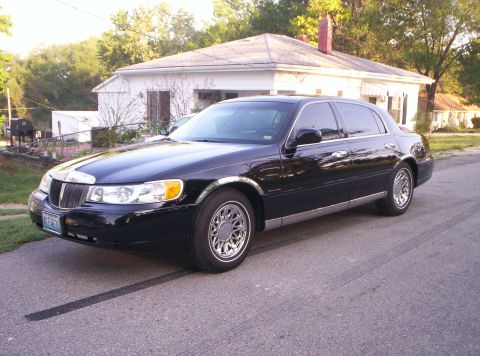 1998 Lincoln Town Car photo