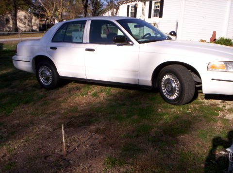 1999 Ford Crown Victoria “squad car”