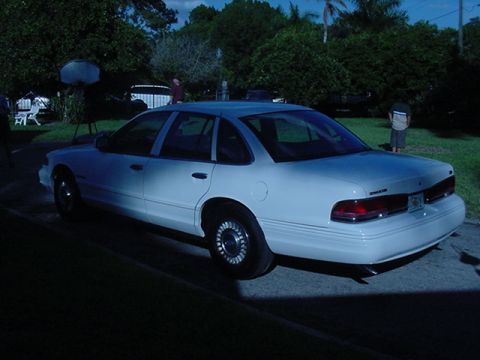 1995 Ford Crown Victoria photo