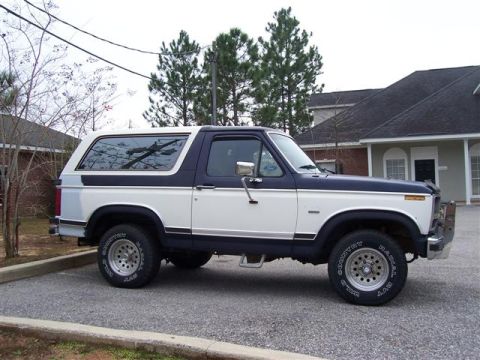 1984 Ford Bronco photo