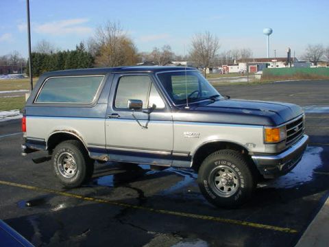 1990 Ford Bronco - Outside my office December 26, 2007 - super bored at work.