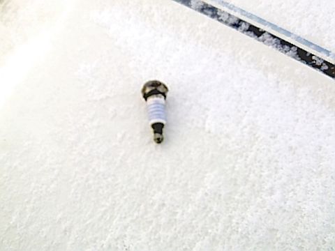 1986 Ford Bronco - Yet another angle of the broken plug.