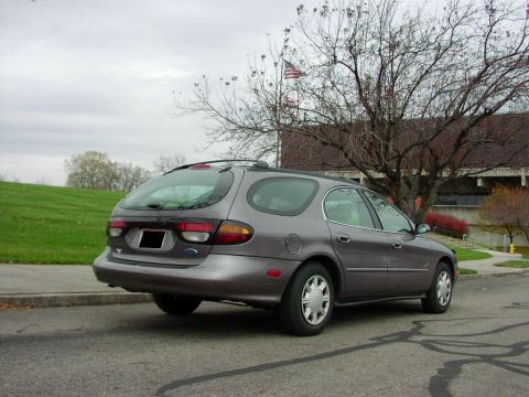 1996 Ford Taurus photo