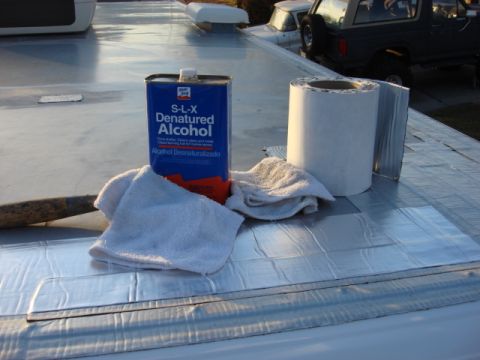1983 Ford Bronco - to make sure there was a good seal i cleaned the whole area again.