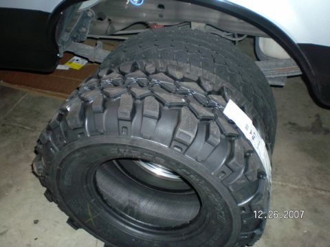 1996 Ford Bronco - Taller even with no air in them & alot more tread...