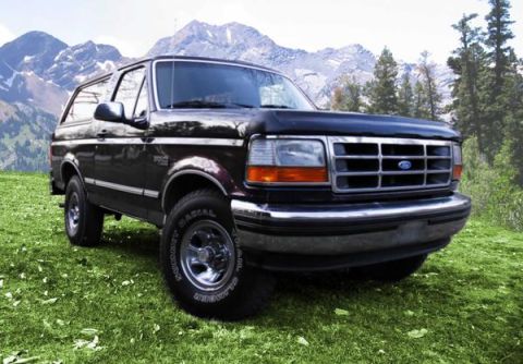 1993 Ford Bronco - Photoshop Holiday Vacation in the Mountains...
